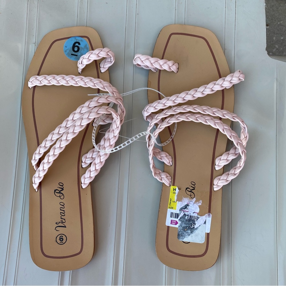 Pretty sandals in size 9